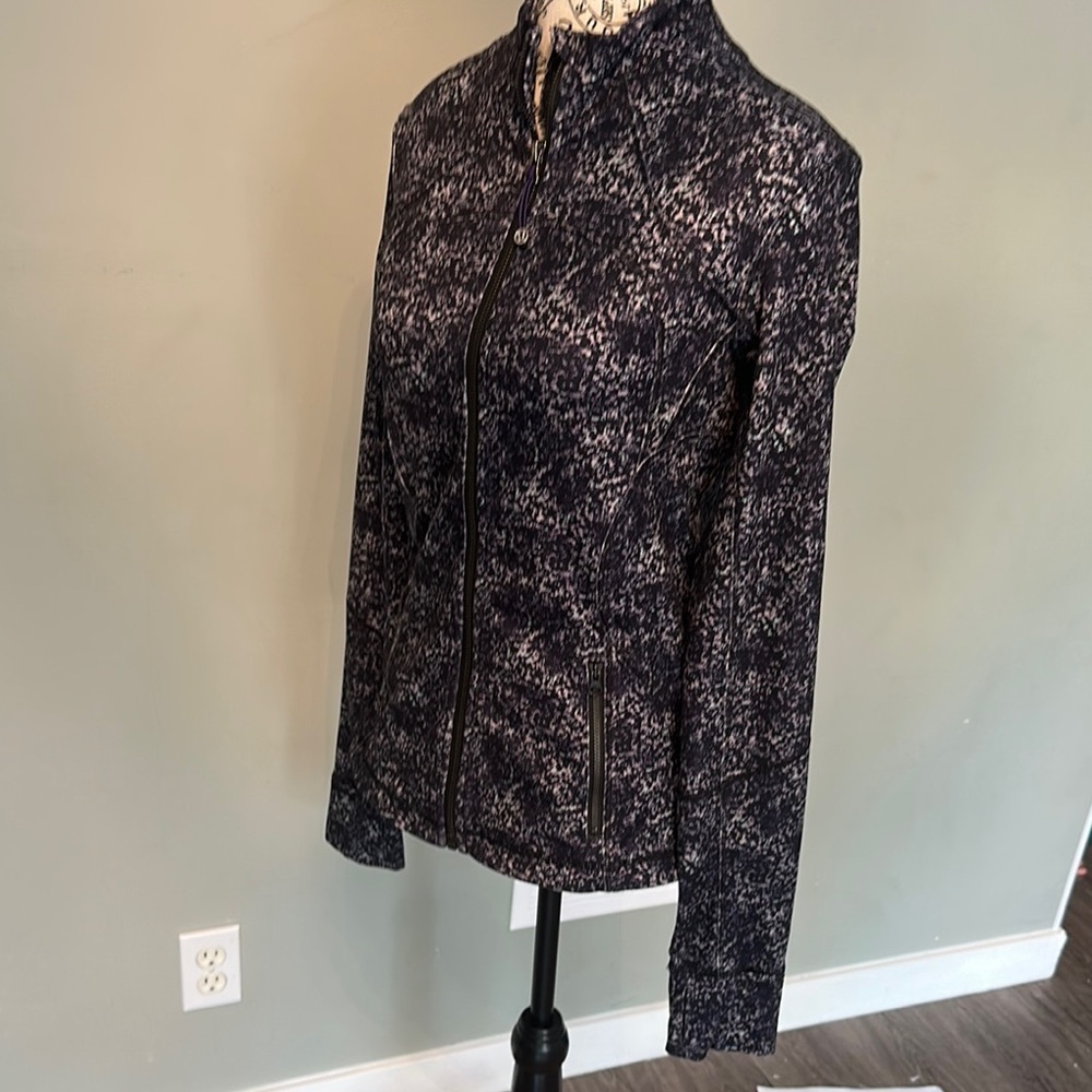 Lululemon size 8 define jacket